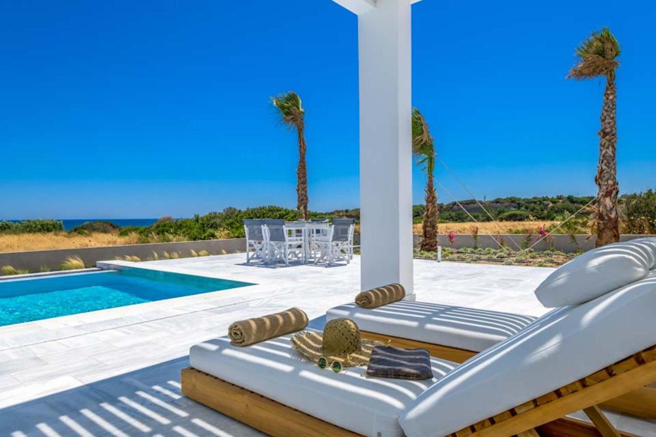 Seashore Beachfront Villa Lakhania Ngoại thất bức ảnh