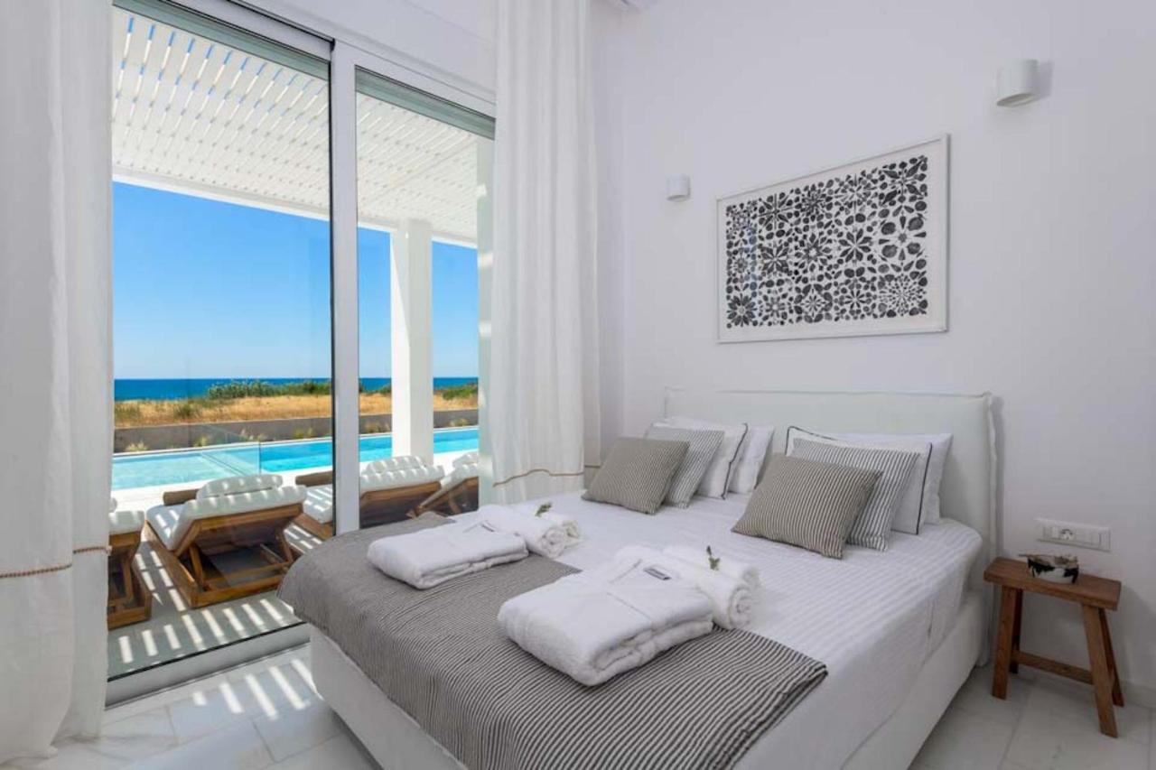 Seashore Beachfront Villa Lakhania Ngoại thất bức ảnh