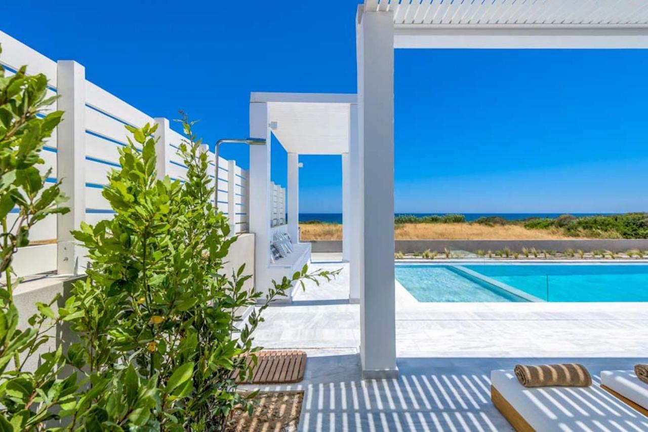 Seashore Beachfront Villa Lakhania Ngoại thất bức ảnh