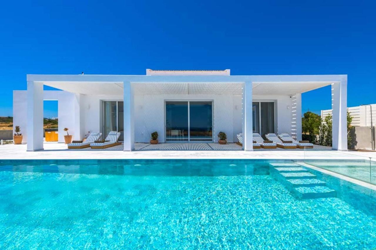 Seashore Beachfront Villa Lakhania Ngoại thất bức ảnh