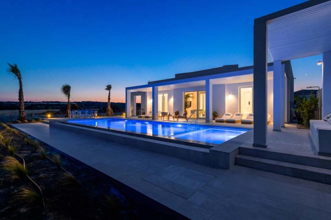 Seashore Beachfront Villa Lakhania Ngoại thất bức ảnh