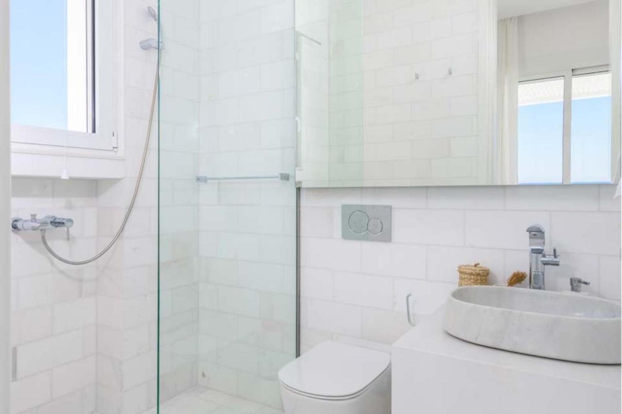 Seashore Beachfront Villa Lakhania Ngoại thất bức ảnh