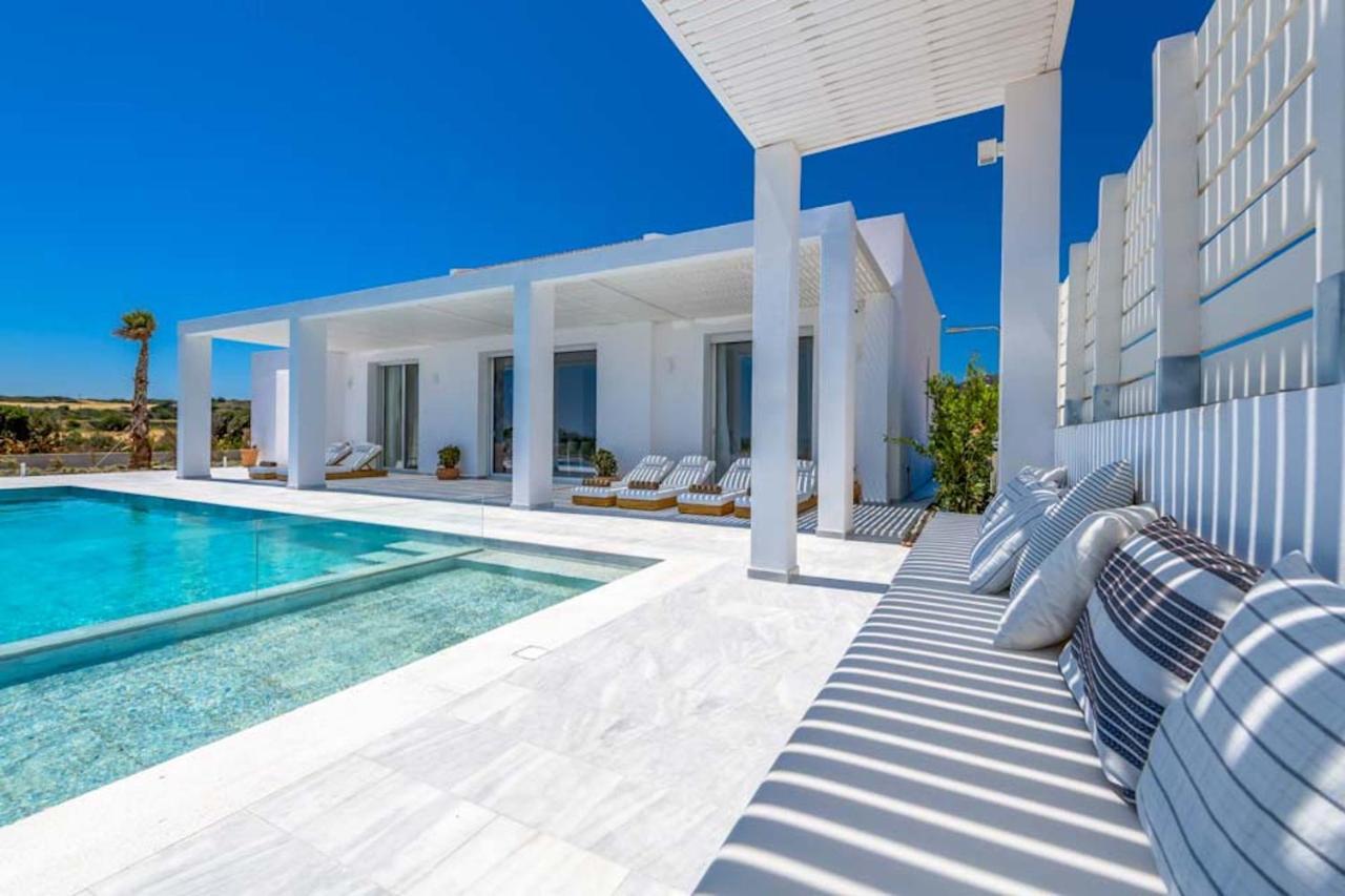 Seashore Beachfront Villa Lakhania Ngoại thất bức ảnh