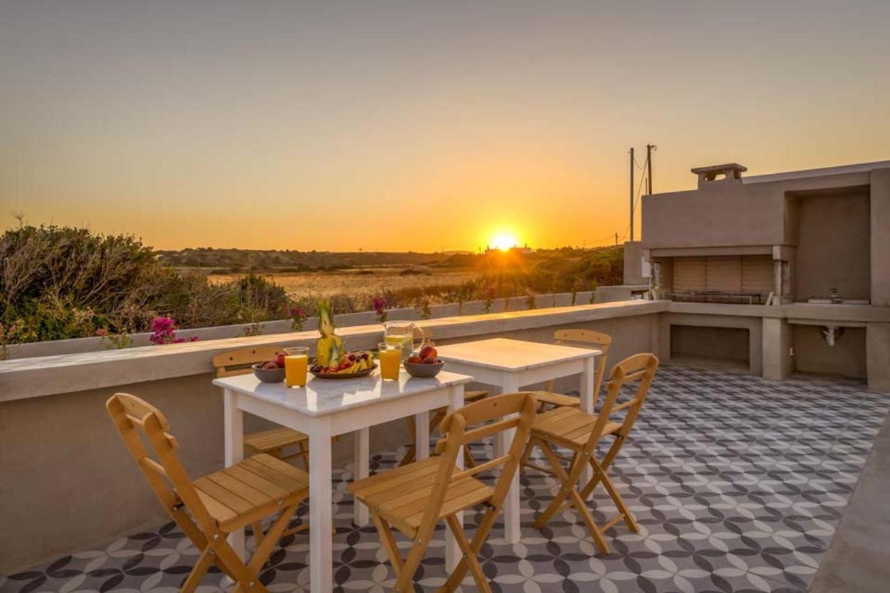 Seashore Beachfront Villa Lakhania Ngoại thất bức ảnh