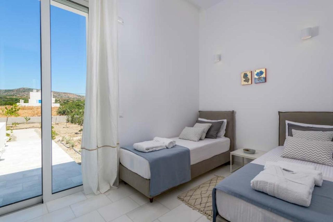 Seashore Beachfront Villa Lakhania Ngoại thất bức ảnh