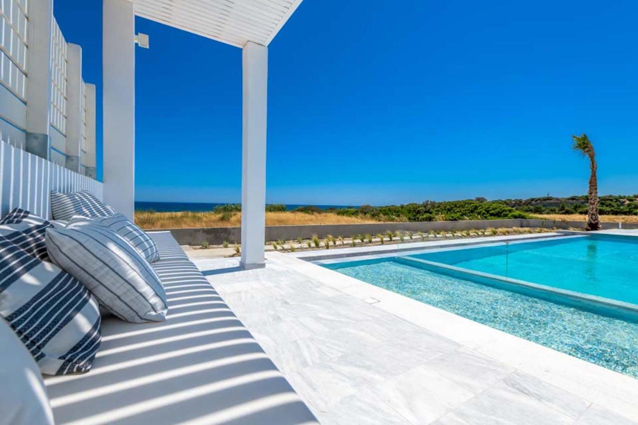 Seashore Beachfront Villa Lakhania Ngoại thất bức ảnh