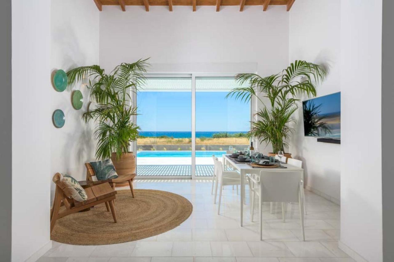 Seashore Beachfront Villa Lakhania Ngoại thất bức ảnh