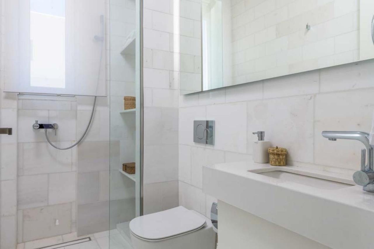 Seashore Beachfront Villa Lakhania Ngoại thất bức ảnh